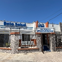 Dr. Luis Benites Atención a niños y adultos Médico General