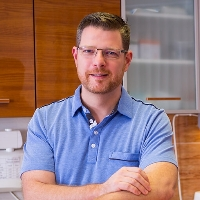 Dr Óvári Péter