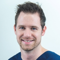 MUDr. Tomáš Petrů (Karlov 11)