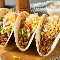 Tacos y Quesadillas
