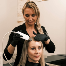 čištění vlasové pokožky ultrazvukovou špachtlí